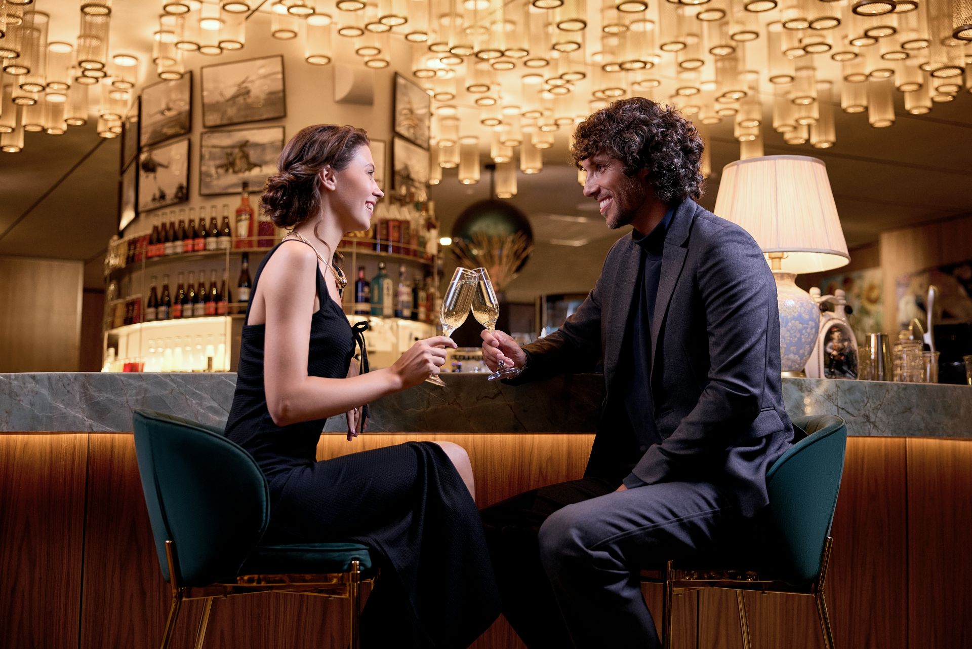 <p>- 10% на романтический уикенд</p>